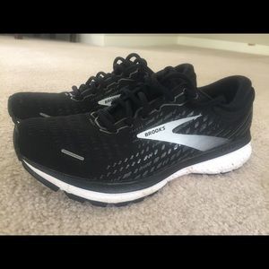 Black Brooks Ghost 13 Sneaker Running Shoes